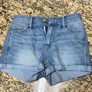 Hollister Short-Short high rise jean shorts